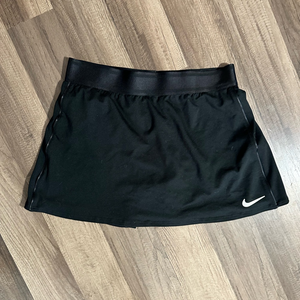 Nike Women's Dri-FIT Black Skort | Sporty | Athletic | Yoga | Tennis